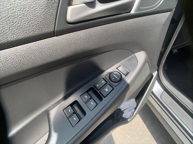 Photo of 2018 Coliseum Gray Hyundai TUCSON
