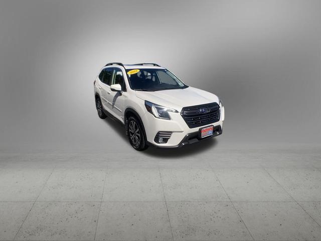 Photo of 2022 Crystal White Pearl Subaru Forester