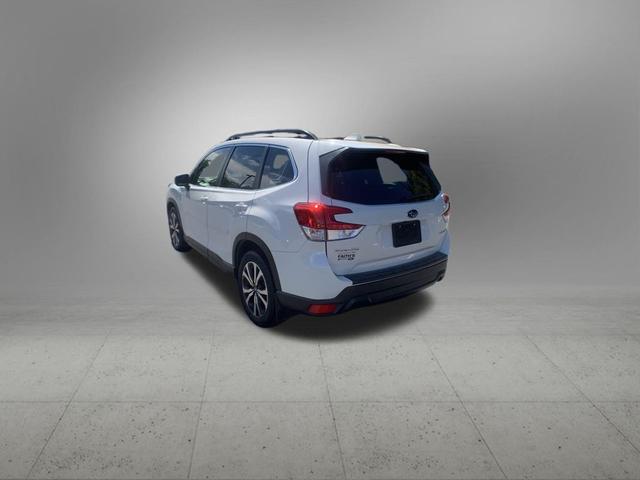 Photo of 2022 Crystal White Pearl Subaru Forester