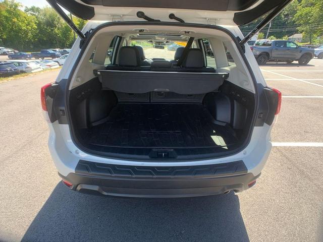 Photo of 2022 Crystal White Pearl Subaru Forester