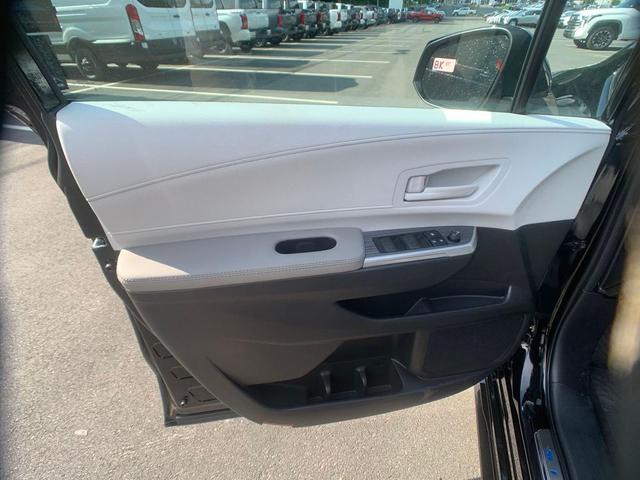 Photo of 2025 Midnight Black Metallic Toyota Sienna