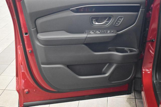 Photo of 2025 Radiant Red Metallic II Honda Pilot