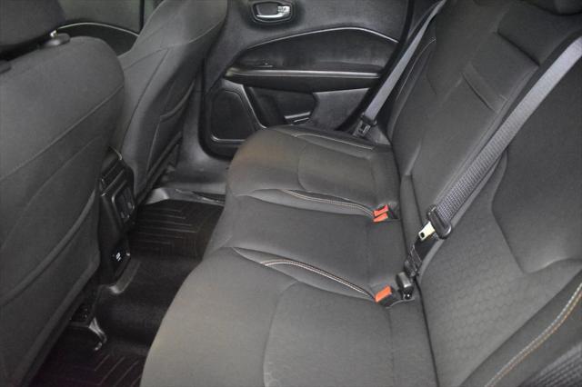 Photo of 2018 Jazz Blue Pearlcoat Jeep Compass