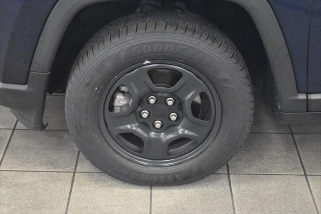 Photo of 2018 Jazz Blue Pearlcoat Jeep Compass