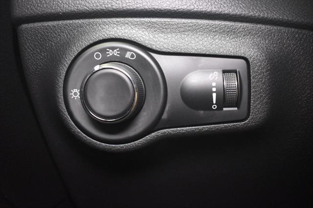 Photo of 2018 Jazz Blue Pearlcoat Jeep Compass