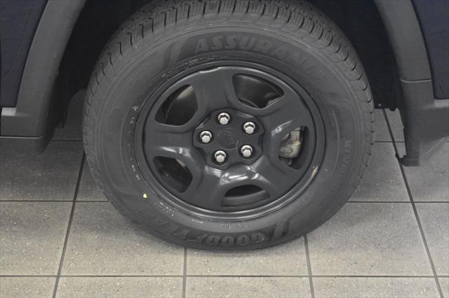 Photo of 2018 Jazz Blue Pearlcoat Jeep Compass