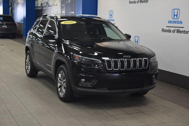Photo of 2020 Diamond Black Crystal Pearlcoat Jeep Cherokee