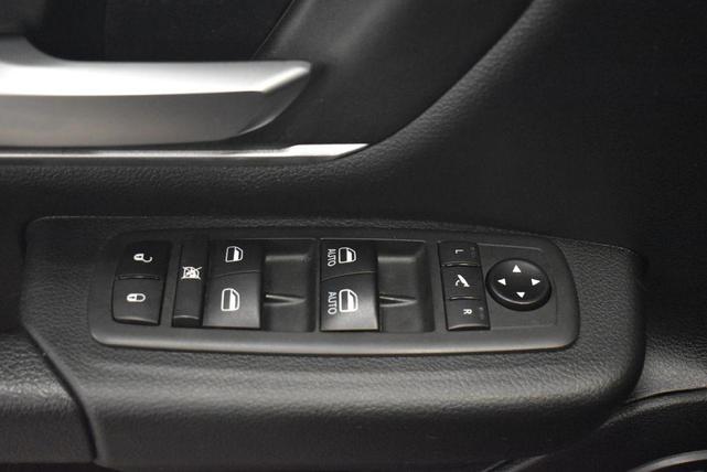 Photo of 2021 Diamond Black Crystal Pearlcoat RAM 1500