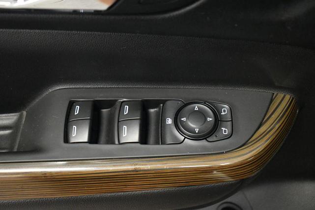 Photo of 2018 Summit White GMC Acadia