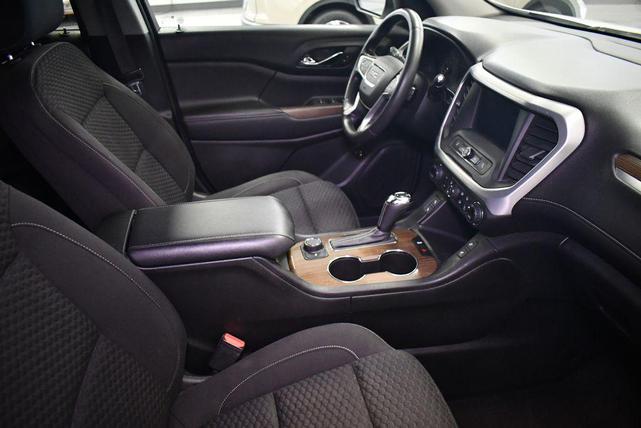 Photo of 2018 Summit White GMC Acadia