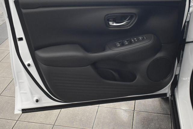Photo of 2026 Platinum White Pearl Honda HR-V