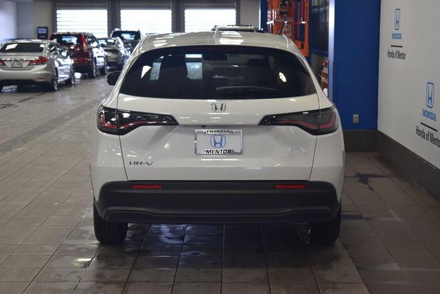 Photo of 2026 Platinum White Pearl Honda HR-V
