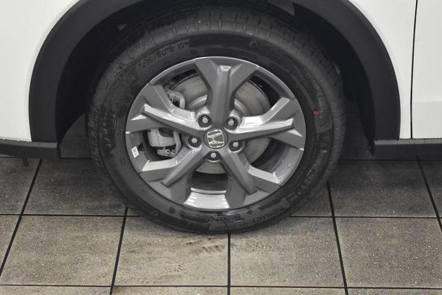 Photo of 2026 Platinum White Pearl Honda HR-V