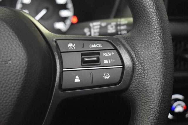 Photo of 2026 Platinum White Pearl Honda HR-V
