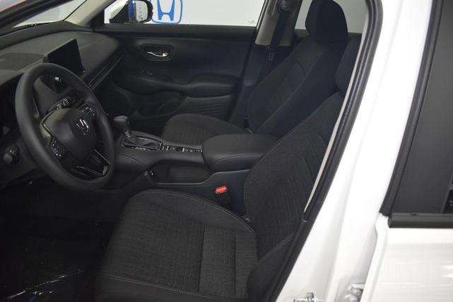 Photo of 2026 Platinum White Pearl Honda HR-V