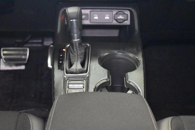 Photo of 2025 Platinum White Pearl Honda Civic
