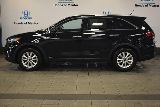Photo of 2020 Ebony Black Kia Sorento
