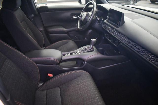 Photo of 2023 Platinum White Pearl Honda HR-V