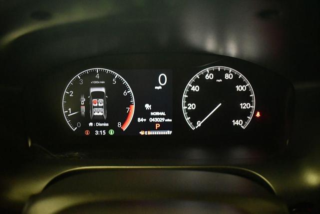 Photo of 2023 Platinum White Pearl Honda HR-V