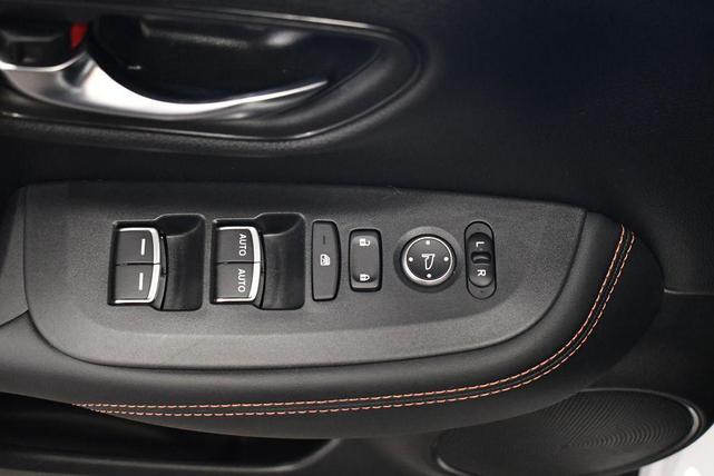Photo of 2023 Platinum White Pearl Honda HR-V