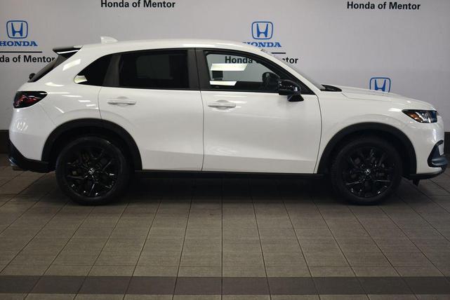 Photo of 2023 Platinum White Pearl Honda HR-V