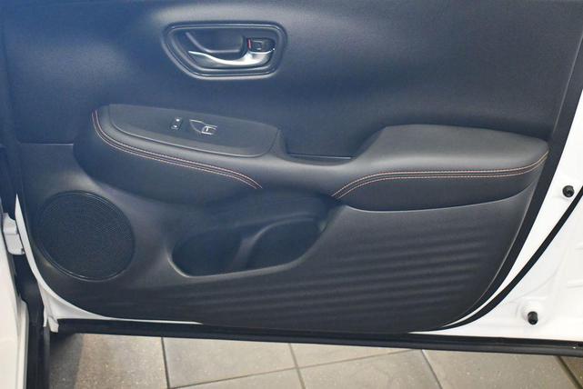 Photo of 2023 Platinum White Pearl Honda HR-V