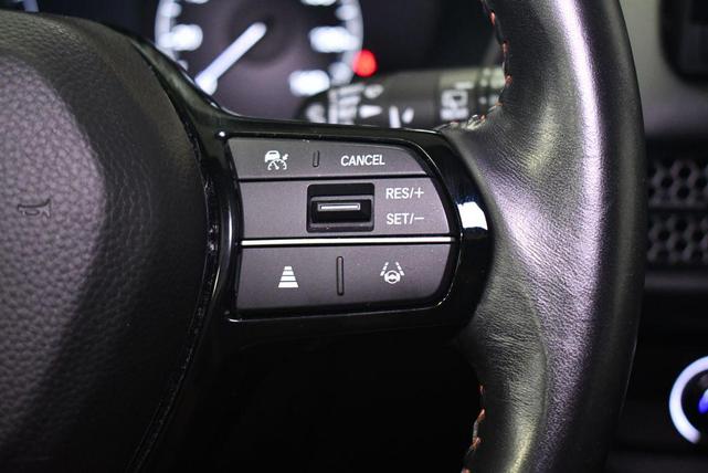 Photo of 2023 Platinum White Pearl Honda HR-V