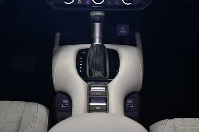 Photo of 2023 Silver Metallic Honda HR-V