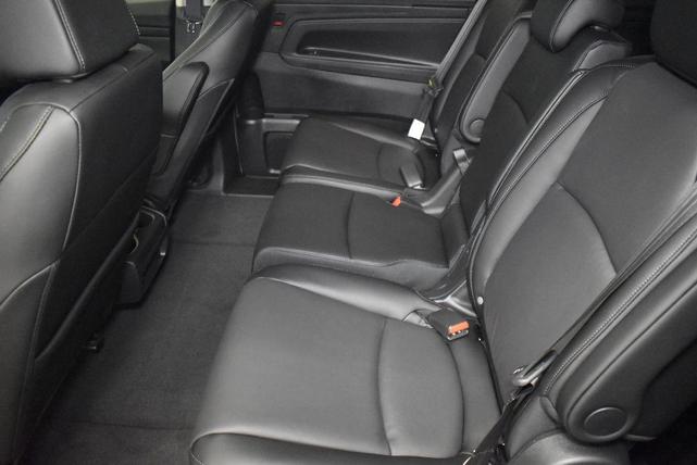 Photo of 2026 Solar Silver Metallic Honda Odyssey