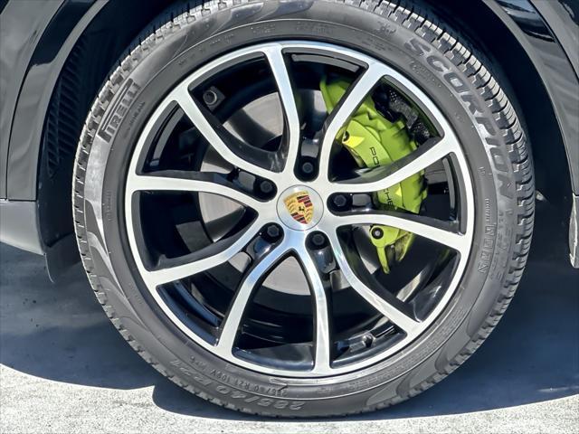 Photo of 2021 Black Porsche Cayenne