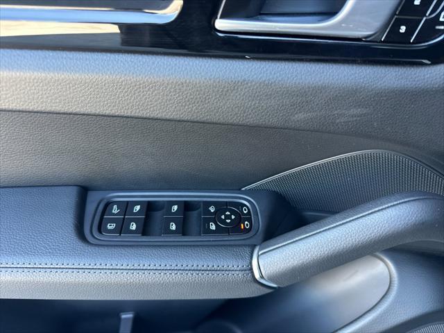 Photo of 2021 Black Porsche Cayenne