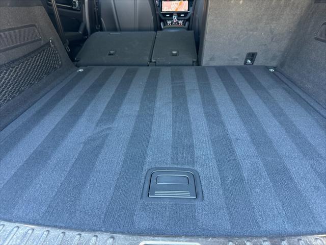 Photo of 2021 Black Porsche Cayenne