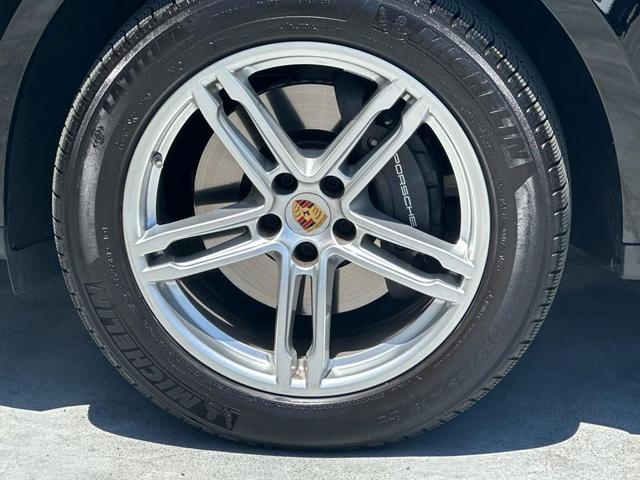 Photo of 2024 Black Porsche Macan