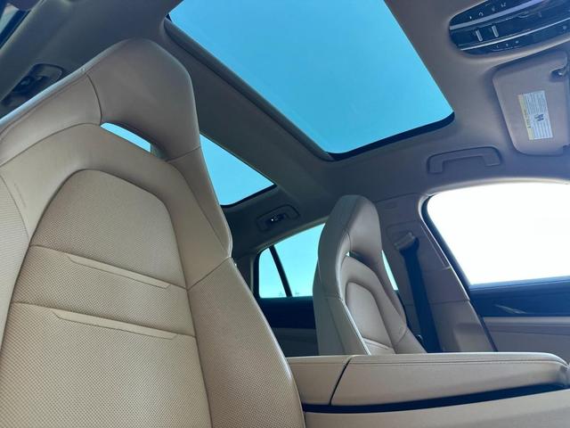 Photo of 2023 White Porsche Panamera