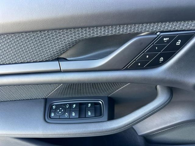 Photo of 2023 Black Porsche Taycan