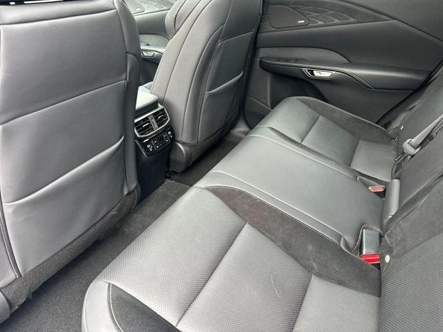 Photo of 2024 Ultra White Lexus RX 500h