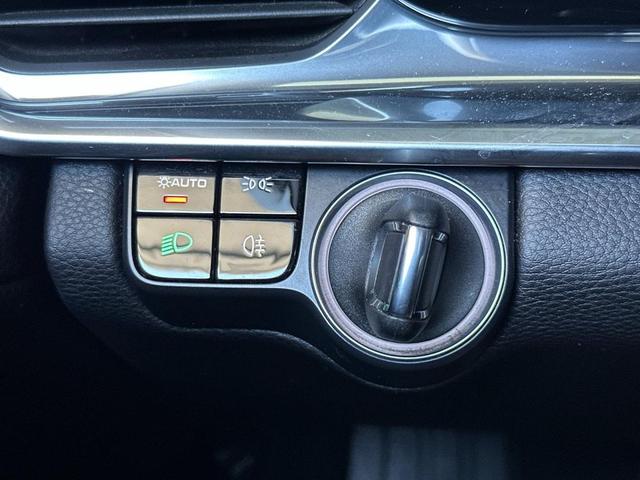 Photo of 2021 Dolomite Silver Metallic Porsche Panamera