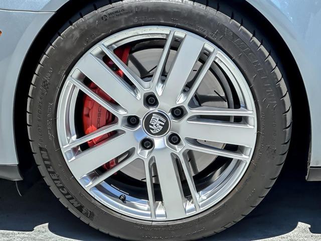 Photo of 2021 Dolomite Silver Metallic Porsche Panamera