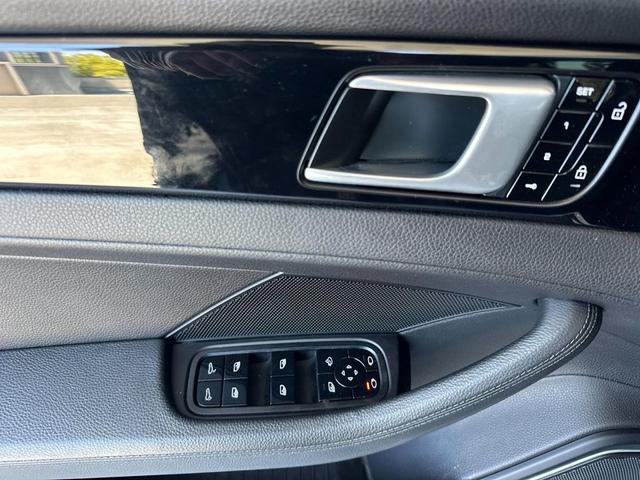 Photo of 2021 Dolomite Silver Metallic Porsche Panamera