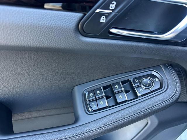 Photo of 2025 Chalk Porsche Macan