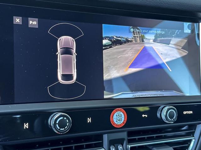 Photo of 2025 White Porsche Macan