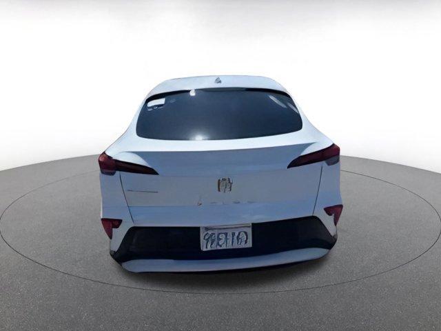 Photo of 2025 Summit White Buick Envista