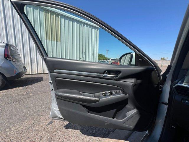 Photo of 2023 Brilliant Silver Metallic Nissan Altima