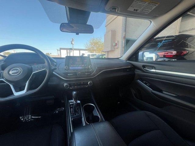 Photo of 2023 Brilliant Silver Metallic Nissan Altima