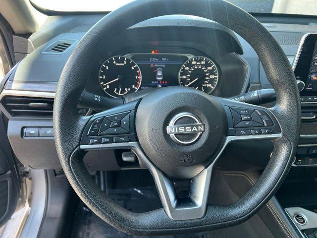 Photo of 2023 Brilliant Silver Metallic Nissan Altima