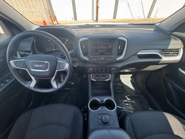 Photo of 2024 Summit White GMC Terrain