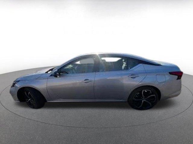 Photo of 2025 Brilliant Silver Metallic Nissan Altima
