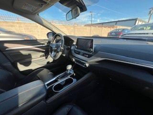 Photo of 2025 Brilliant Silver Metallic Nissan Altima