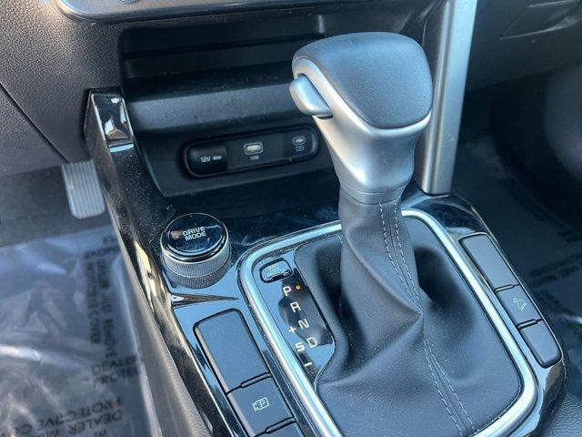 Photo of 2025 Snow White Pearl Kia Seltos