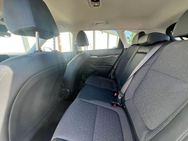 Photo of 2025 Snow White Pearl Kia Seltos